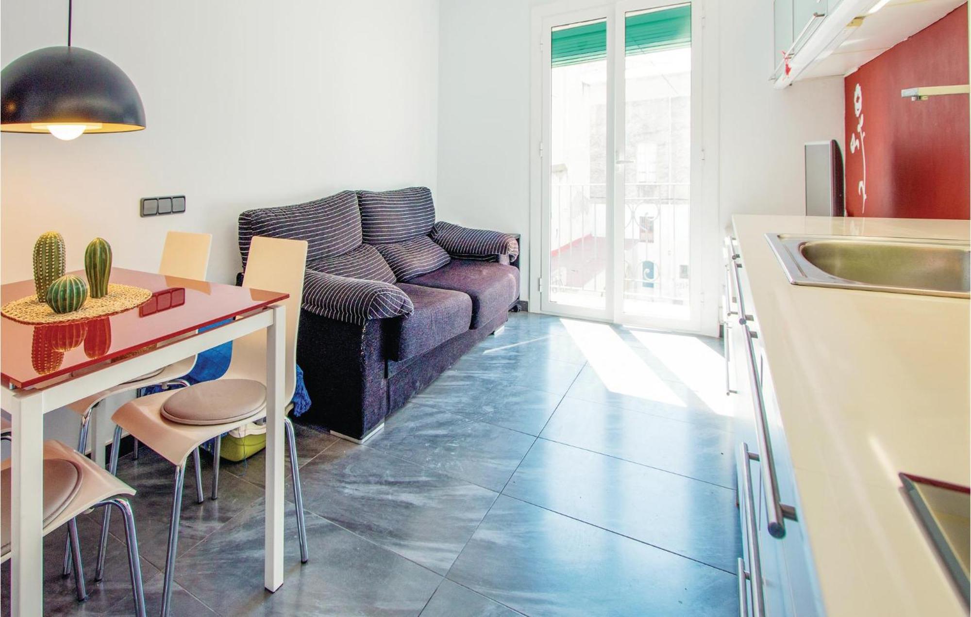 2 Bedroom Cozy Apartment In Blanes Exterior foto